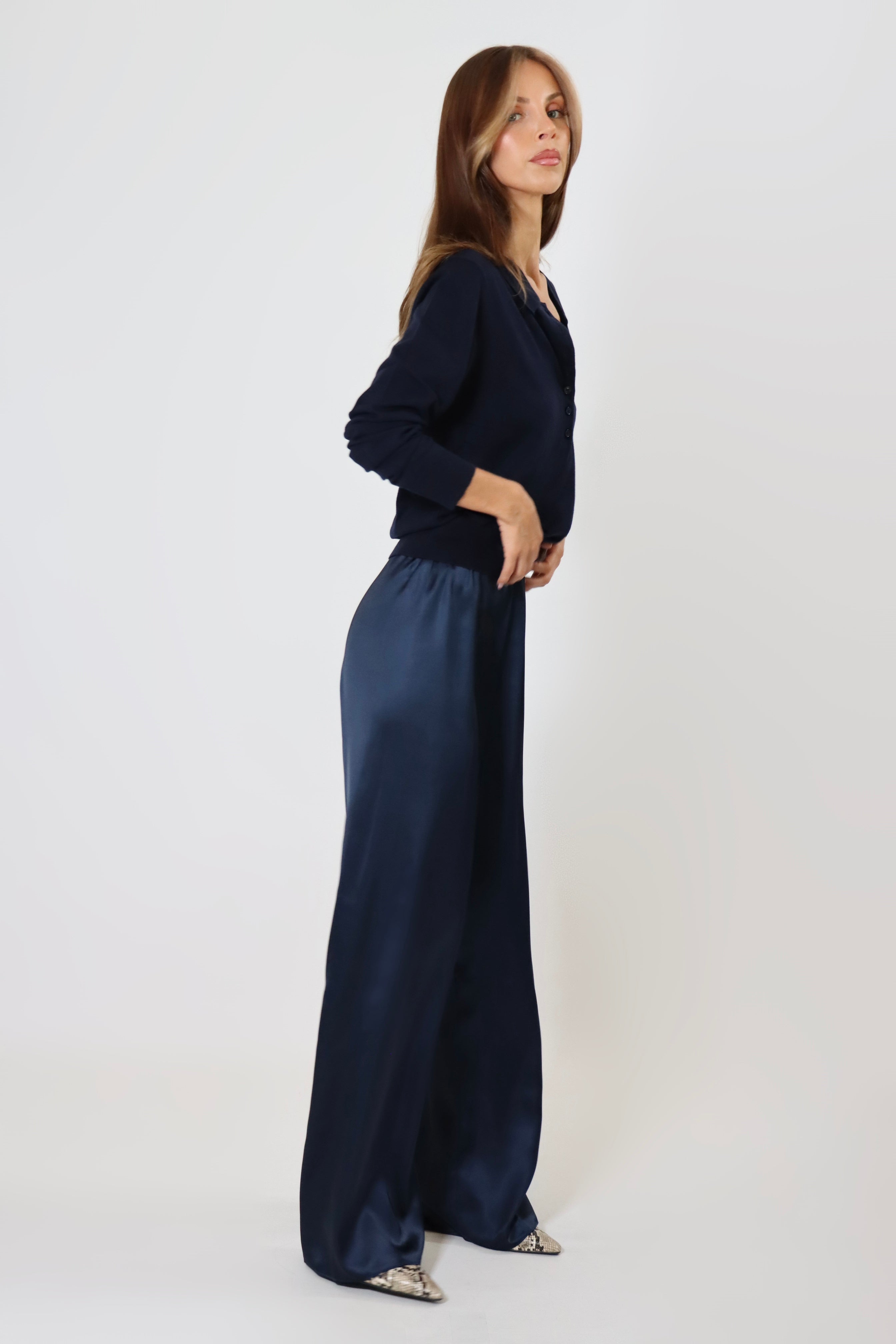 Navy satin pants with relaxed fit and mid-rise elastic waist – April Seven